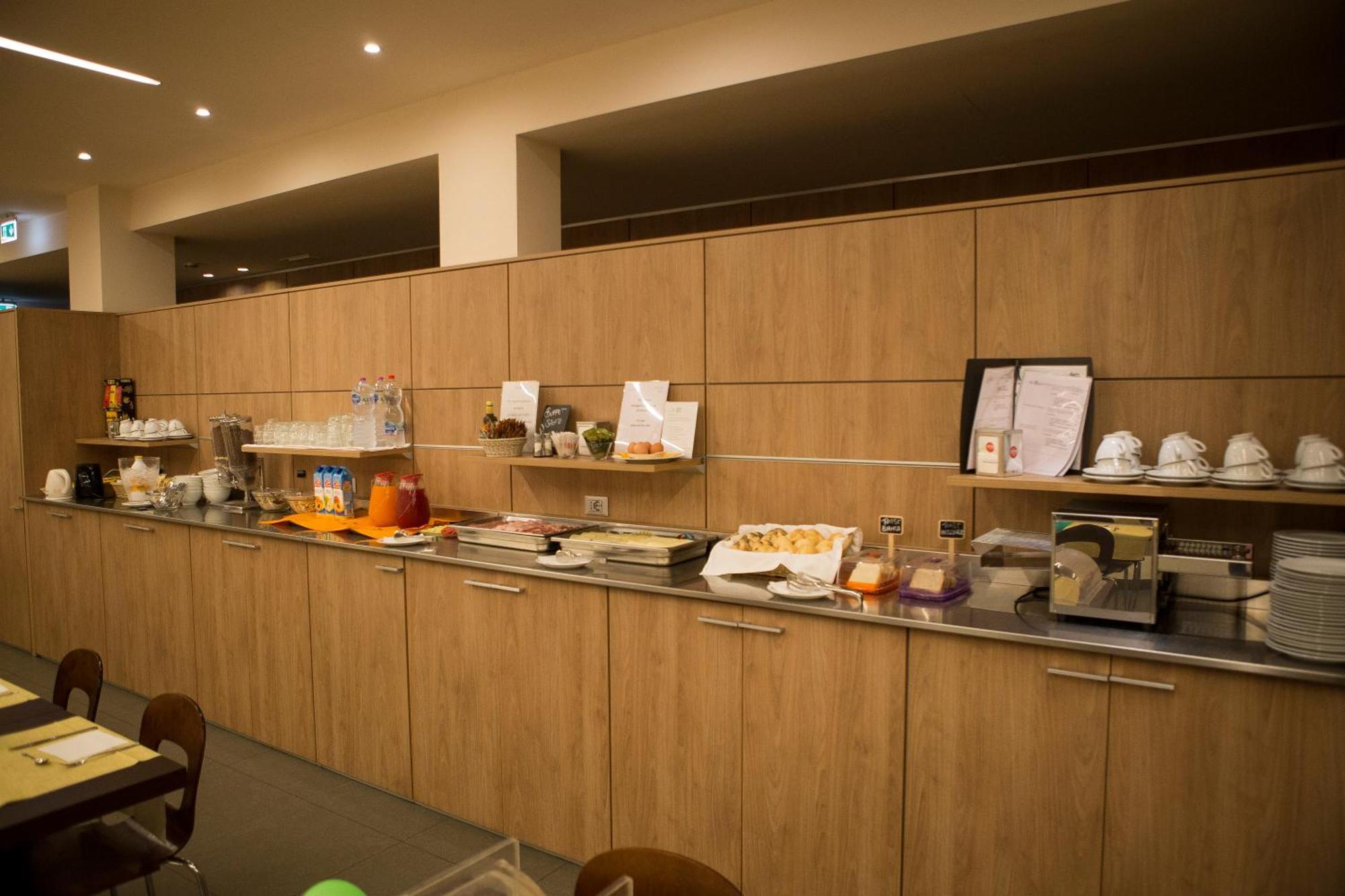 Blu Arena Hotel Montecchio  Buitenkant foto